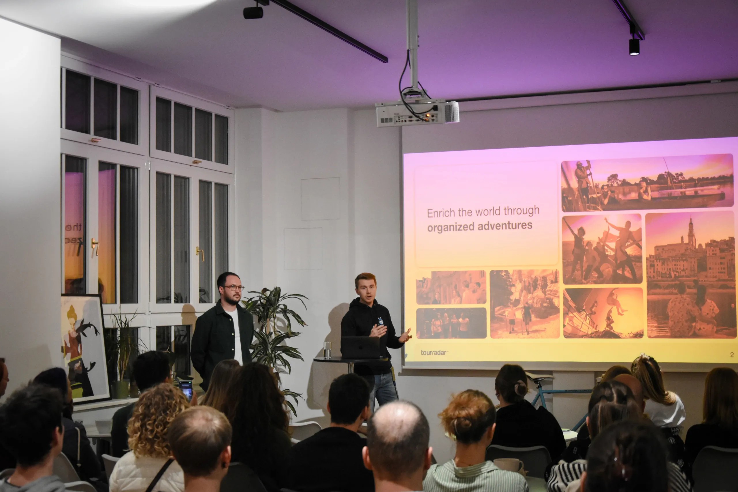 Clemens Grave & Roann Louw von  tourradar während dem Vortrag