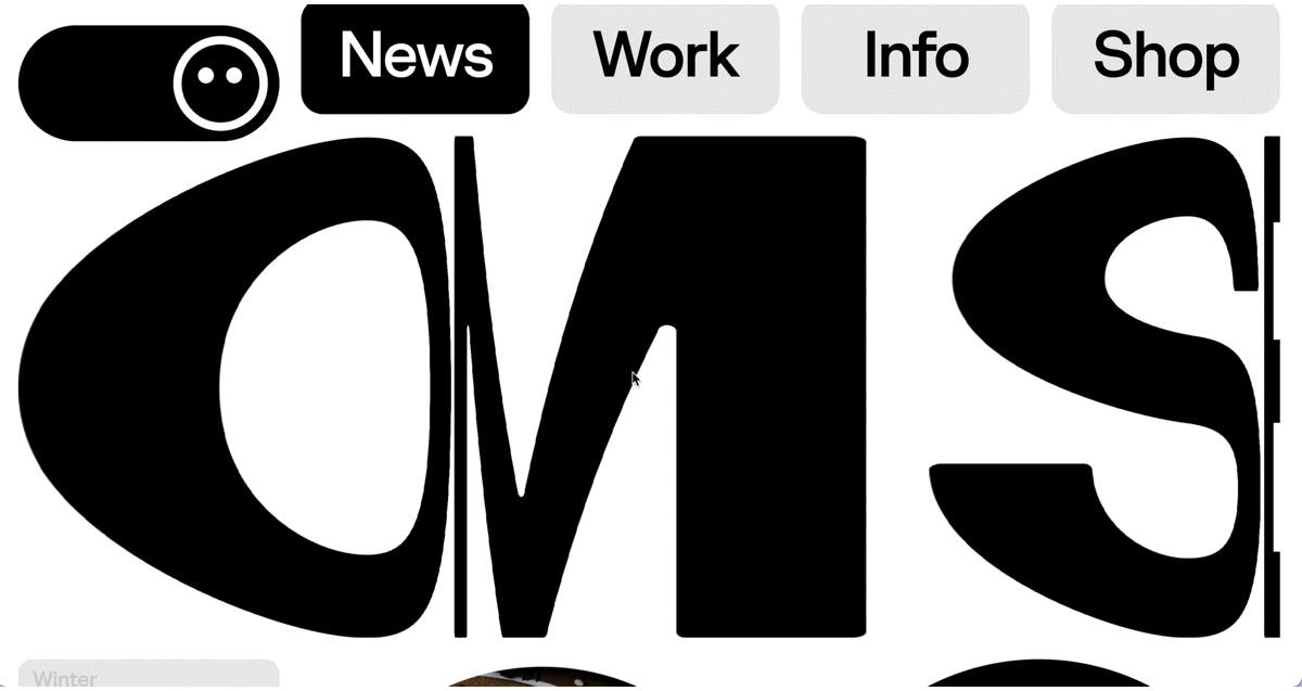 Sich bewegenede große schwarze Buchstaben auf weißem Hintergrund 